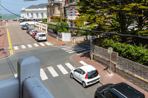 Foto 19 - Appartamento con 1 camera da letto a Cabourg con vista mare