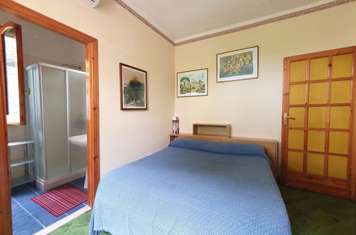 Photo 17 - 4 bedroom House in Siracusa with garden