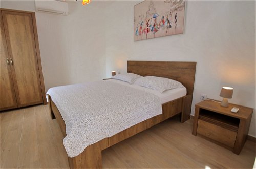 Foto 14 - Appartamento con 2 camere da letto a Marina con piscina privata e vista mare