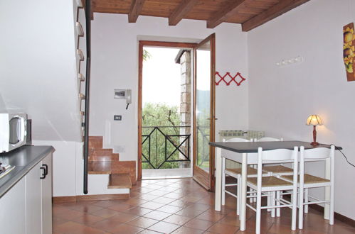 Foto 15 - Apartment mit 1 Schlafzimmer in Garda mit schwimmbad und blick auf die berge