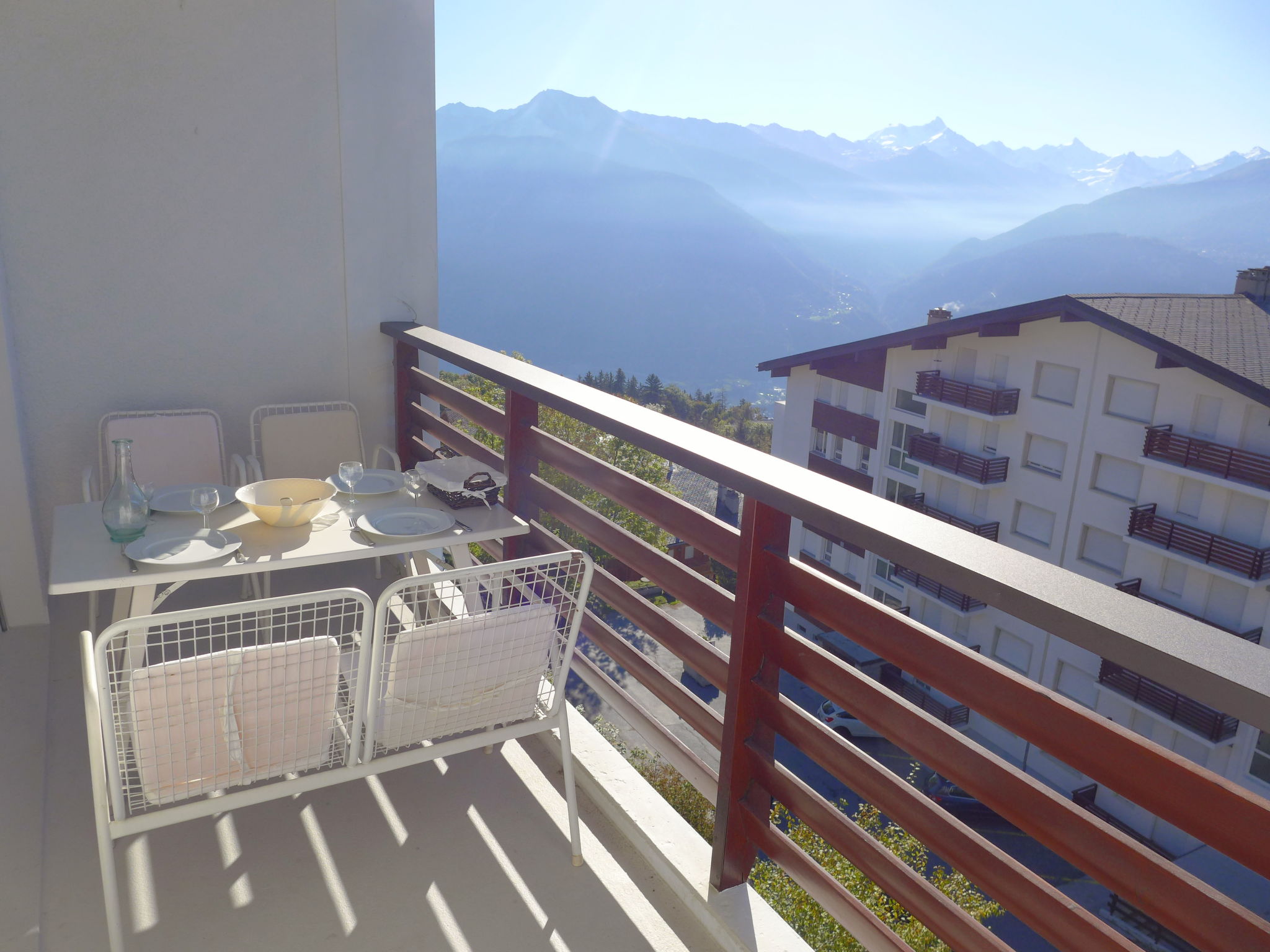 Foto 19 - Apartment mit 1 Schlafzimmer in Crans-Montana mit blick auf die berge