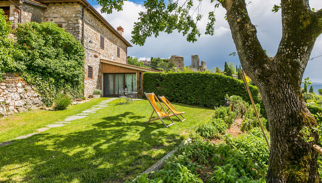 Appartement de 2 chambres à Bucine avec piscine et jardin - Photo 1