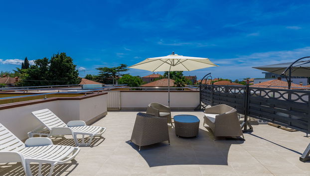 Apartamento de 2 quartos em Umag com piscina e jardim - Foto 3