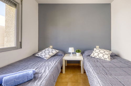 Foto 4 - Appartamento con 1 camera da letto a Roses con terrazza