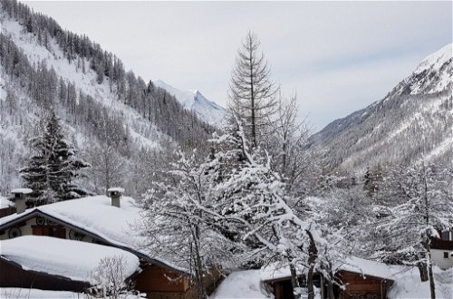 Photo 18 - 2 bedroom Apartment in Chamonix-Mont-Blanc with garden and mountain view