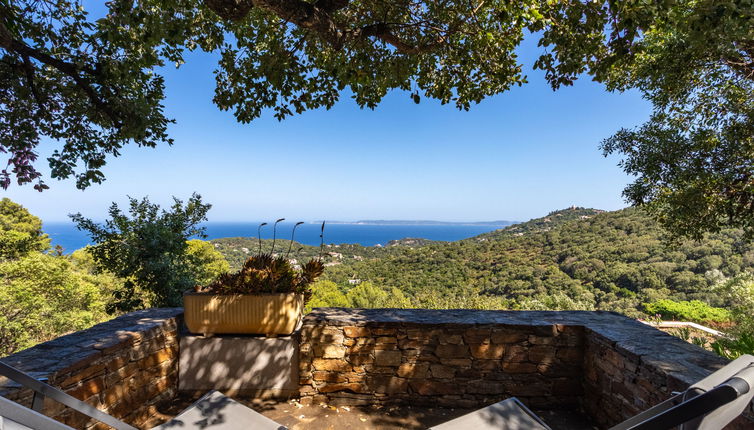 Photo 1 - Maison de 3 chambres à Bormes-les-Mimosas avec terrasse et vues à la mer