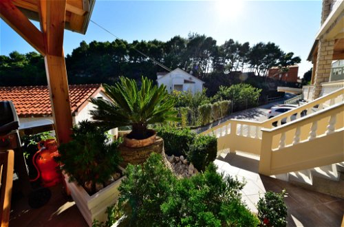 Photo 23 - 2 bedroom Apartment in Rab with swimming pool and sea view