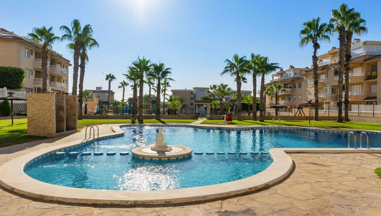Apartamento de 4 quartos em Guardamar del Segura com piscina e terraço - Foto 1