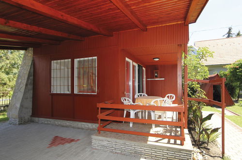 Foto 13 - Casa de 2 quartos em Balatonmáriafürdő com jardim e terraço