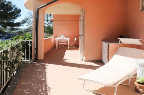Foto 13 - Apartamento de 2 habitaciones en Diano Castello con piscina privada y vistas al mar