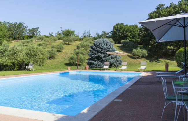 Casa de 5 quartos em Carbognano com piscina privada e jardim - Foto 2