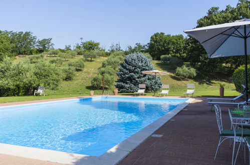 Foto 2 - Casa de 4 quartos em Carbognano com piscina privada e jardim