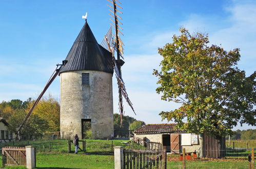 Photo 18 - Maison de 1 chambre à Queyrac avec jardin et terrasse