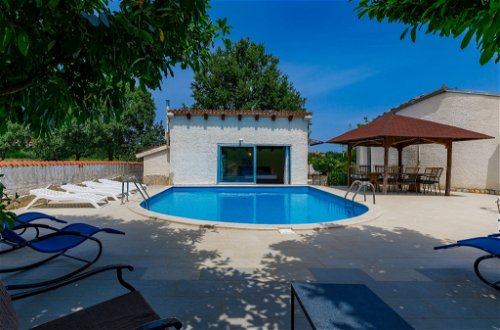 Foto 34 - Casa de 4 quartos em Marčana com piscina privada e vistas do mar
