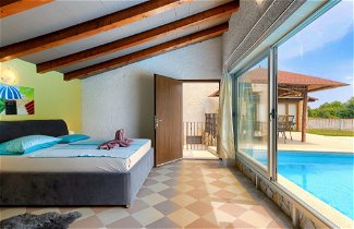 Foto 2 - Casa de 4 quartos em Marčana com piscina privada e vistas do mar