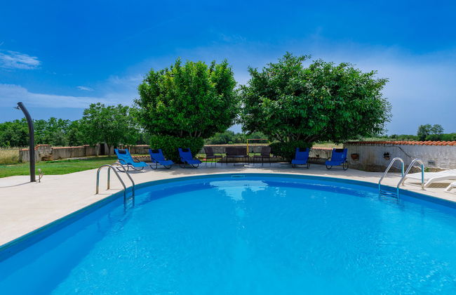 Casa de 4 quartos em Marčana com piscina privada e jardim - Foto 1