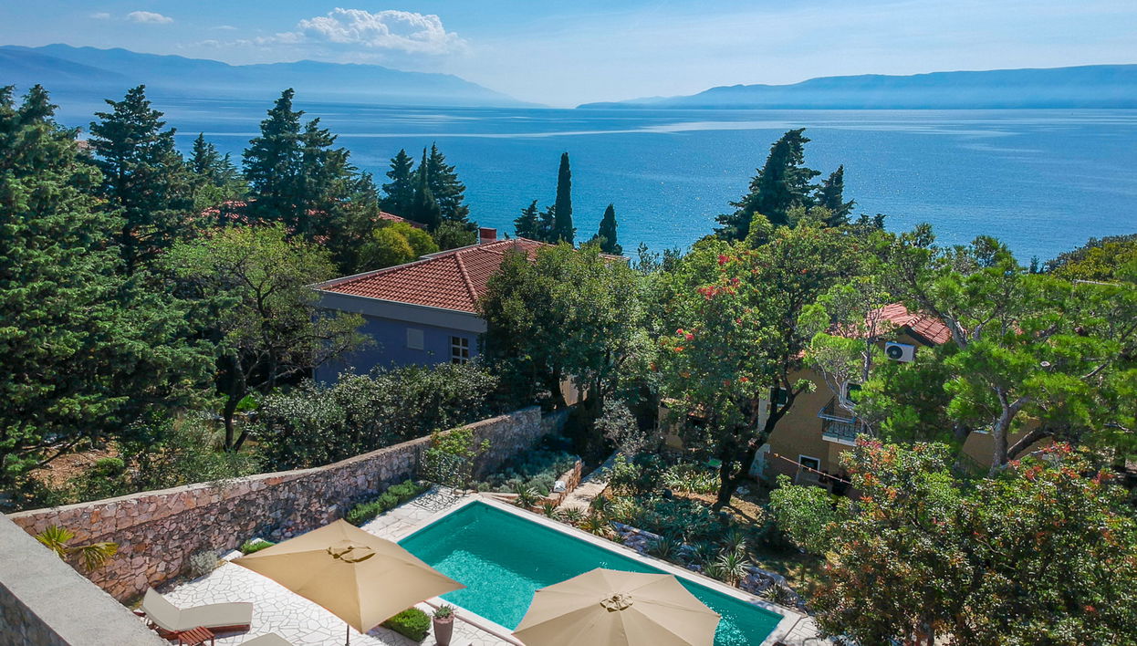 Casa de 5 quartos em Novi Vinodolski com piscina privada e jardim - Foto 1
