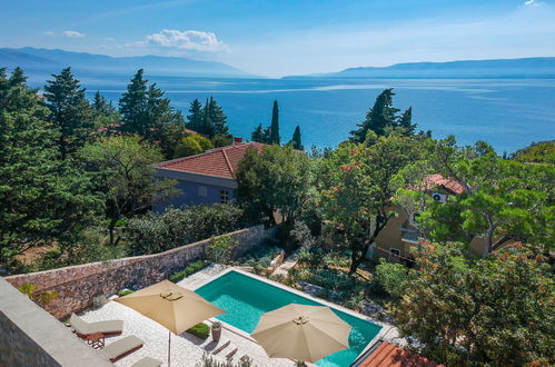 Photo 1 - Maison de 3 chambres à Novi Vinodolski avec piscine privée et jardin