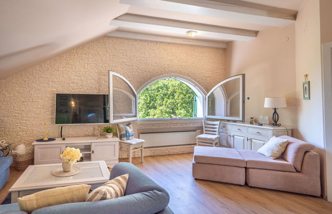 Apartamento de 3 quartos em Novi Vinodolski com piscina e jardim - Foto 5