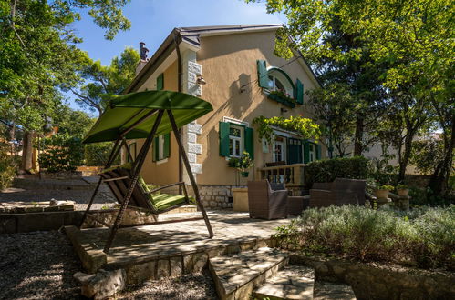 Foto 10 - Appartamento con 2 camere da letto a Novi Vinodolski con piscina e giardino