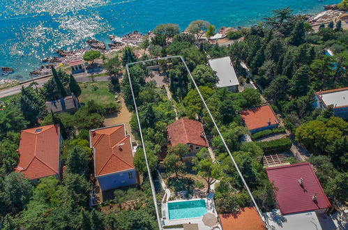 Foto 9 - Casa de 3 quartos em Novi Vinodolski com piscina privada e jardim