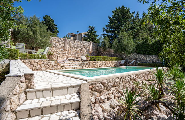 Apartamento de 3 quartos em Novi Vinodolski com piscina e jardim - Foto 25