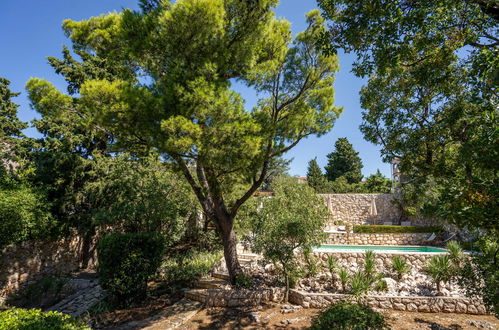 Foto 38 - Appartamento con 2 camere da letto a Novi Vinodolski con piscina e giardino