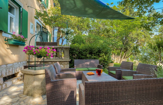 Apartamento de 3 quartos em Novi Vinodolski com piscina e jardim - Foto 37