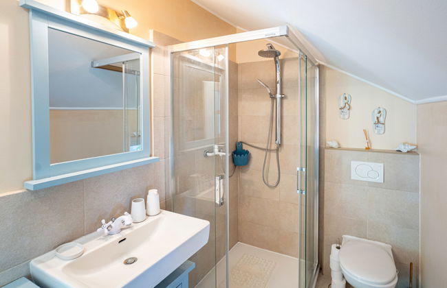Apartamento de 3 quartos em Novi Vinodolski com piscina e jardim - Foto 16