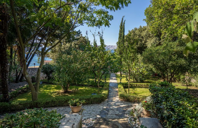 Casa de 5 quartos em Novi Vinodolski com piscina privada e jardim - Foto 12