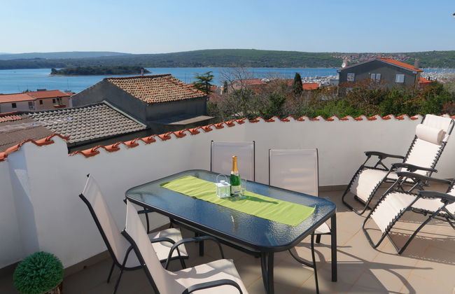 Apartamento de 2 quartos em Punat com terraço - Foto 1