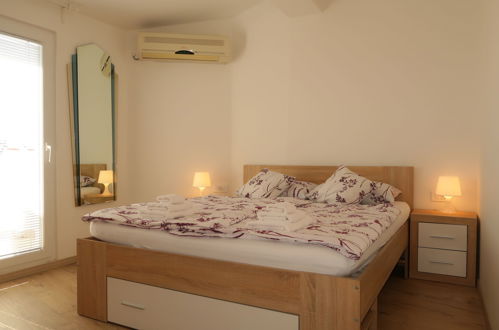 Foto 5 - Appartamento con 2 camere da letto a Punat con terrazza e vista mare