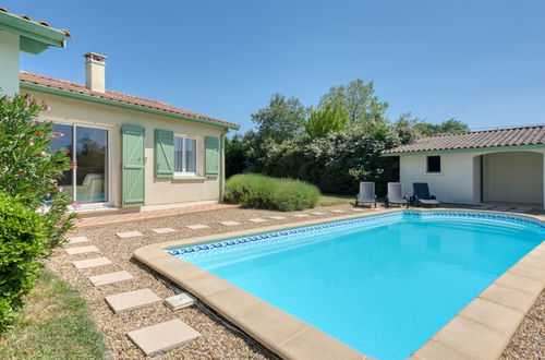 Foto 17 - Casa de 3 habitaciones en Saint-Germain-d'Esteuil con piscina privada y jardín