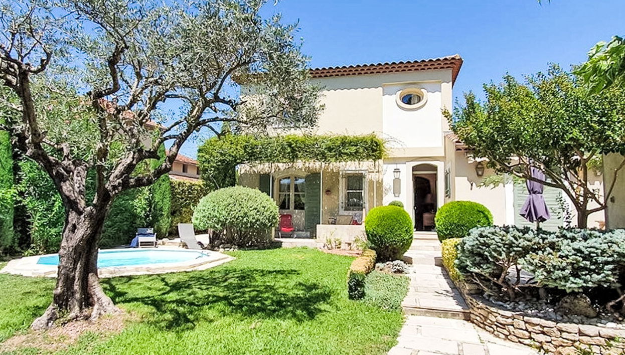 Maison de 4 chambres à Carpentras avec piscine privée et jardin - Photo 1