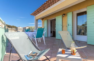 Photo 2 - Appartement de 2 chambres à Six-Fours-les-Plages avec terrasse et vues à la mer