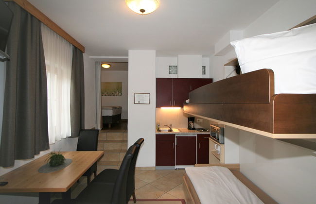 Apartamento de 2 quartos em Stumm com piscina e jardim - Foto 12