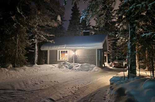 Foto 17 - Casa de 1 habitación en Kuusamo con sauna y vistas a la montaña