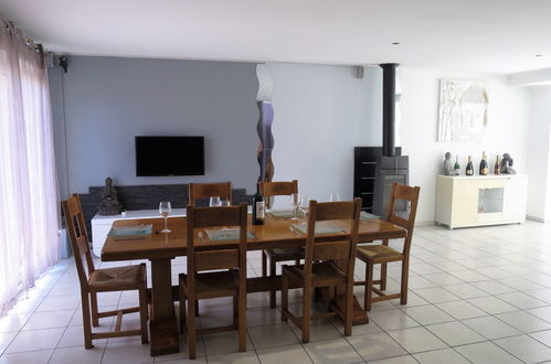 Photo 3 - 3 bedroom House in Civrac-en-Médoc with private pool and garden