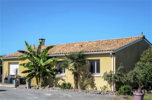 Foto 15 - Haus mit 3 Schlafzimmern in Civrac-en-Médoc mit privater pool und garten