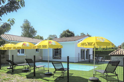 Foto 1 - Casa de 3 quartos em Civrac-en-Médoc com piscina privada e jardim