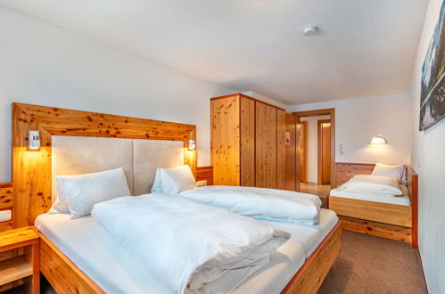 Foto 55 - Appartamento con 8 camere da letto a See con terrazza e vista sulle montagne