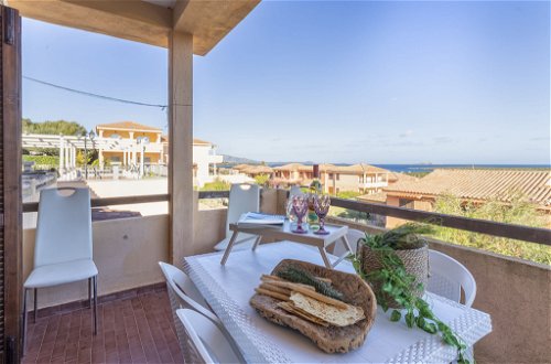 Foto 1 - Apartamento de 2 habitaciones en Golfo Aranci con jardín y vistas al mar