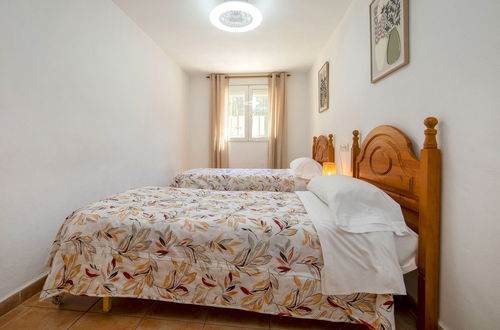 Photo 9 - 6 bedroom House in Calp with private pool and garden