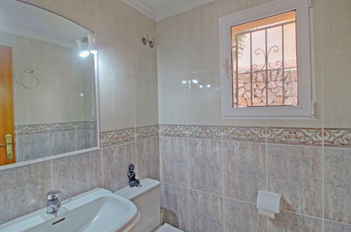 Foto 14 - Casa de 6 quartos em Calp com piscina privada e jardim