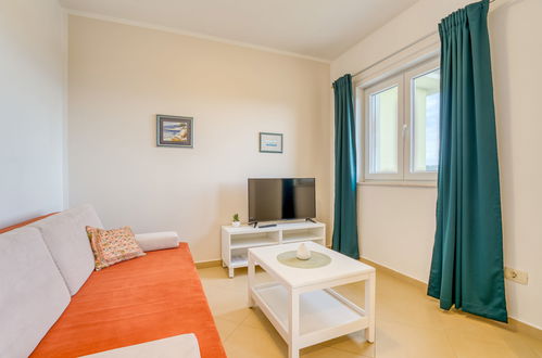 Foto 9 - Apartamento de 1 quarto em Mošćenička Draga com piscina e jardim