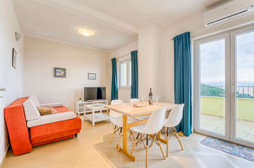 Foto 4 - Apartamento de 1 quarto em Mošćenička Draga com piscina e jardim