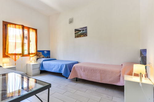 Photo 28 - 2 bedroom Apartment in Capoliveri with swimming pool and garden