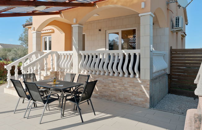 Casa de 3 quartos em Sukošan com piscina privada e jardim - Foto 32