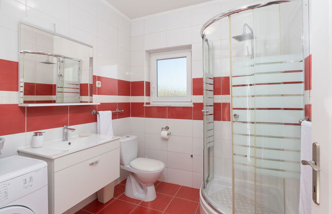 Casa de 3 quartos em Sukošan com piscina privada e jardim - Foto 20
