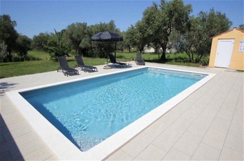 Foto 2 - Casa de 2 quartos em Sukošan com piscina privada e vistas do mar